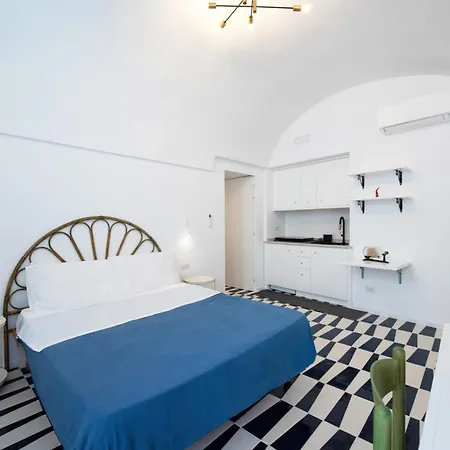 Apartament Le Tre Sirene, Luminoso Monolocale Ad